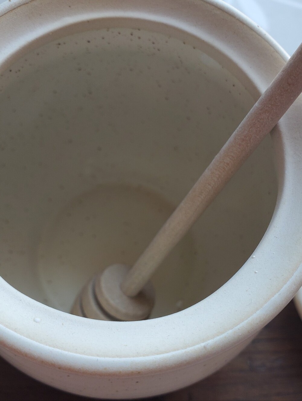 NEW-Ceramic Honey Pot with Wood Honey Dipper - Cream Speckled - Picture 3 of 6